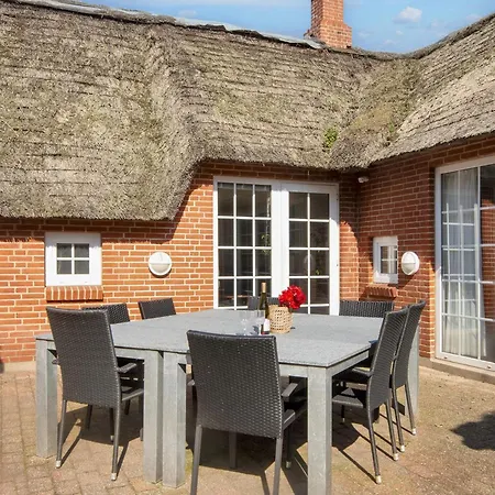 Luxury Thatched Retreat - By Traum Semesterbostad